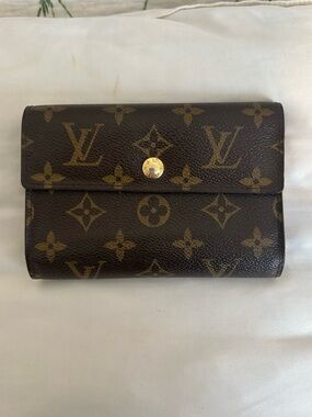 Louis Vuitton Monogram Alexandra Wallet